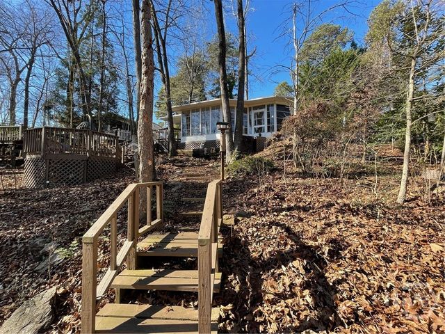 20 Clipper Circle, Hartwell, GA 30643