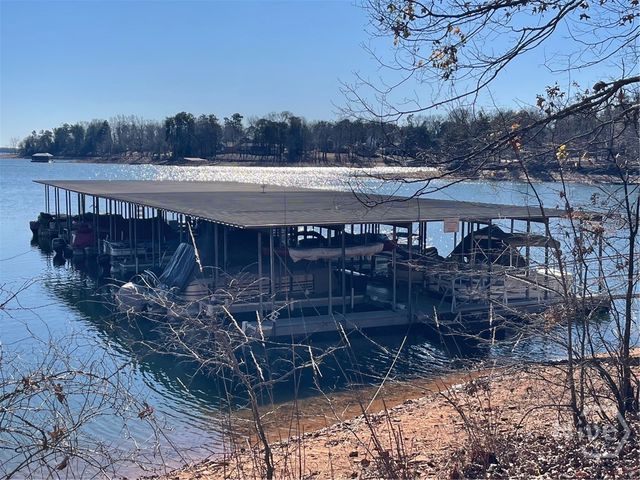 20 Clipper Circle, Hartwell, GA 30643