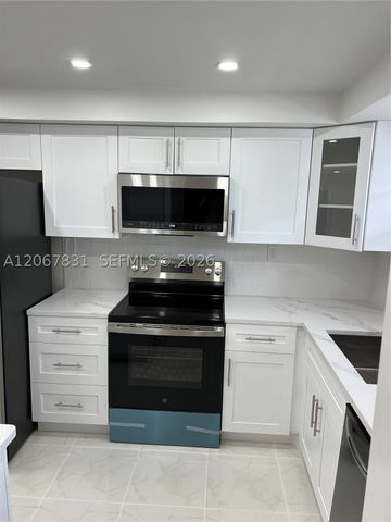 5900 NW 44th St 405, Lauderhill, FL 33319