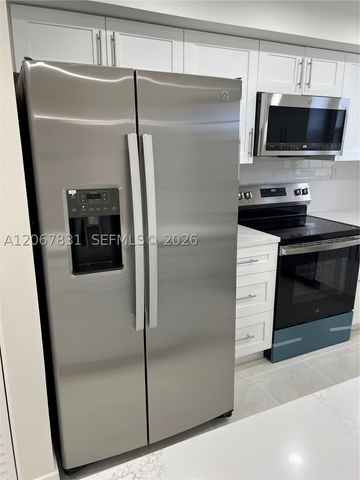 5900 NW 44th St 405, Lauderhill, FL 33319