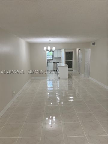 5900 NW 44th St 405, Lauderhill, FL 33319