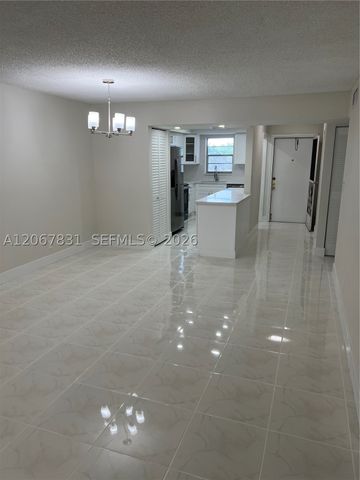 5900 NW 44th St 405, Lauderhill, FL 33319