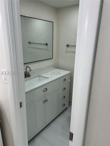 5900 NW 44th St 405, Lauderhill, FL 33319