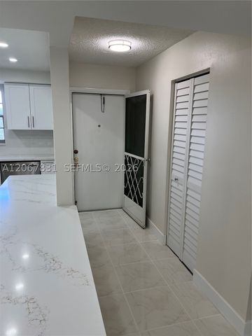 5900 NW 44th St 405, Lauderhill, FL 33319