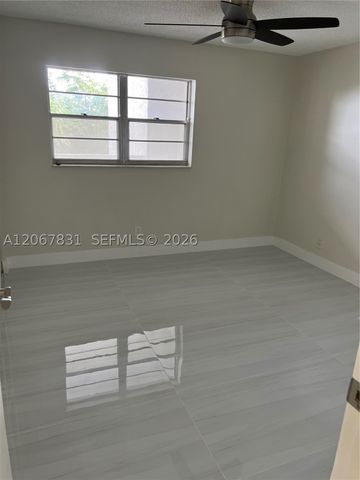 5900 NW 44th St 405, Lauderhill, FL 33319