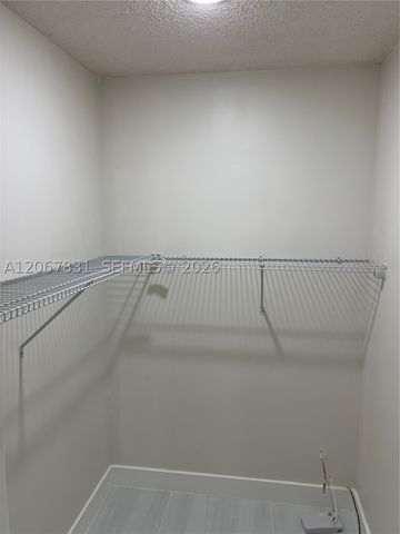 5900 NW 44th St 405, Lauderhill, FL 33319