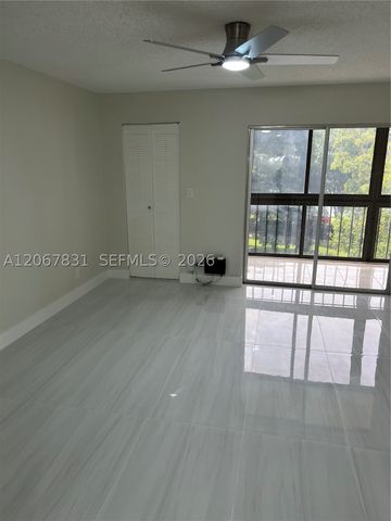 5900 NW 44th St 405, Lauderhill, FL 33319