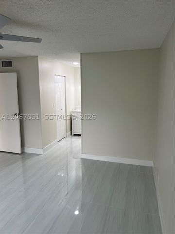 5900 NW 44th St 405, Lauderhill, FL 33319