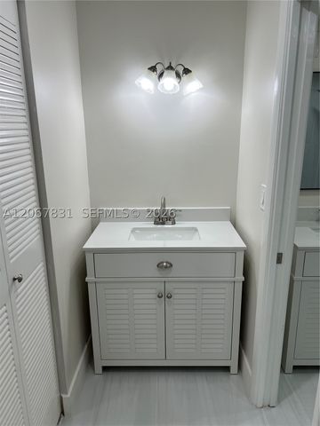 5900 NW 44th St 405, Lauderhill, FL 33319