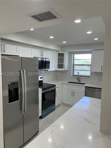 5900 NW 44th St 405, Lauderhill, FL 33319