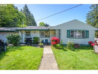 211 Ne 12TH St, Toledo, OR 97391