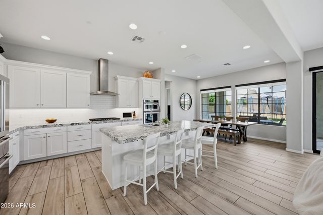 2296 E CANARY Drive, Gilbert, AZ 85297