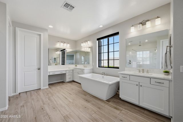 2296 E CANARY Drive, Gilbert, AZ 85297