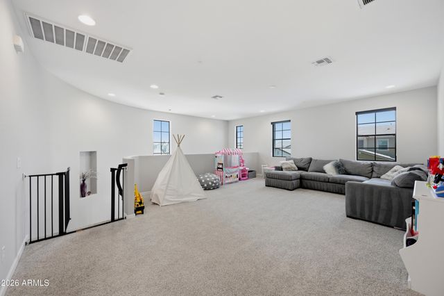 2296 E CANARY Drive, Gilbert, AZ 85297