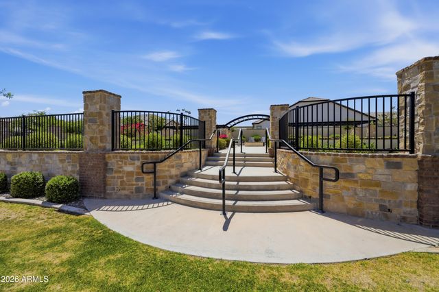 2296 E CANARY Drive, Gilbert, AZ 85297