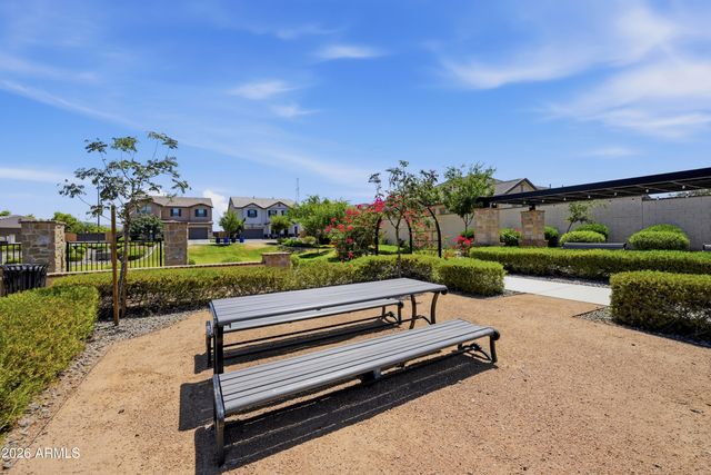 2296 E CANARY Drive, Gilbert, AZ 85297