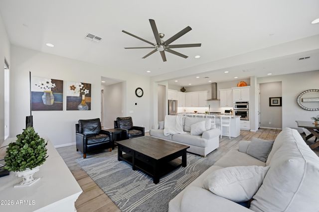 2296 E CANARY Drive, Gilbert, AZ 85297