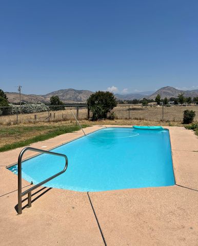 32644 Quail Lane, Yokuts Valley, CA 93675