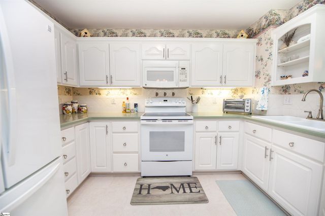 815 White Magnolia Drive, Inman, SC 29349