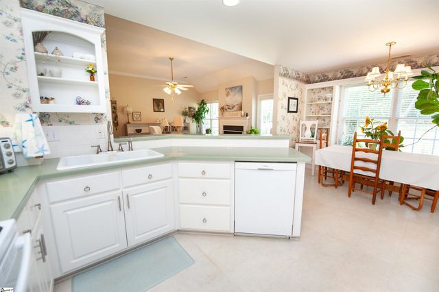 815 White Magnolia Drive, Inman, SC 29349