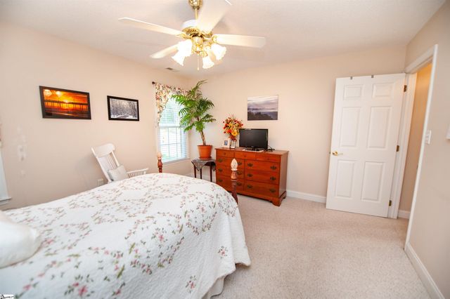 815 White Magnolia Drive, Inman, SC 29349