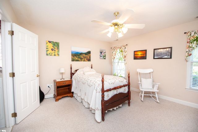 815 White Magnolia Drive, Inman, SC 29349