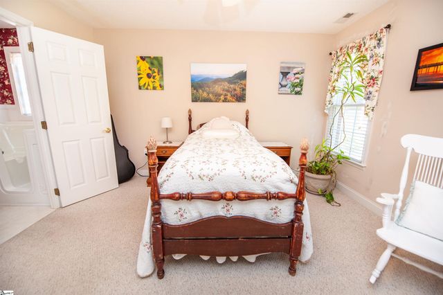 815 White Magnolia Drive, Inman, SC 29349