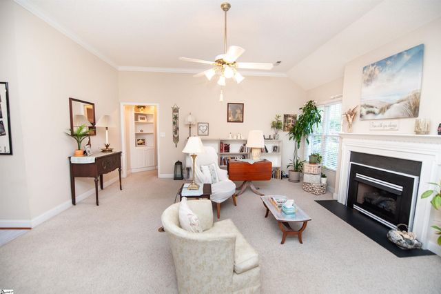 815 White Magnolia Drive, Inman, SC 29349