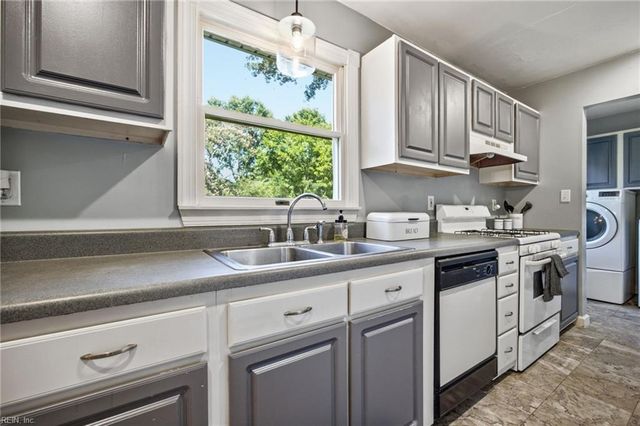 861 Tulls Creek RD, Moyock, NC 27958
