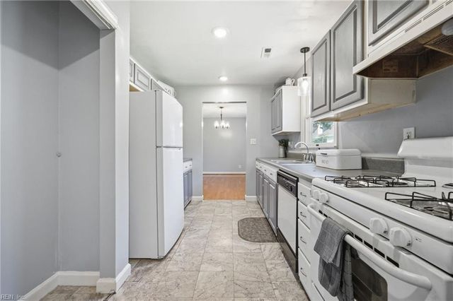 861 Tulls Creek RD, Moyock, NC 27958