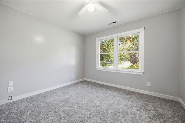 861 Tulls Creek RD, Moyock, NC 27958