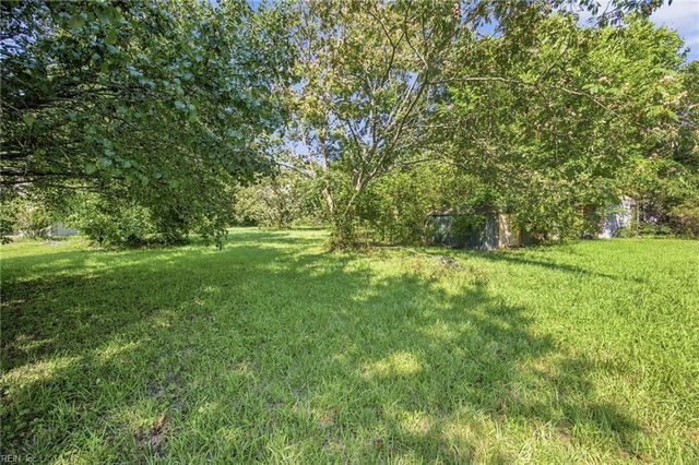 861 Tulls Creek RD, Moyock, NC 27958