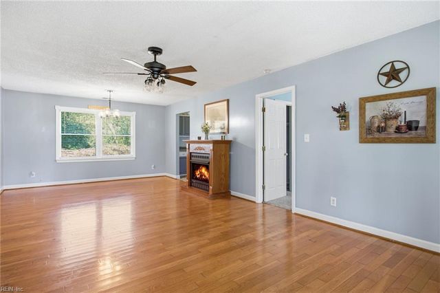 861 Tulls Creek RD, Moyock, NC 27958