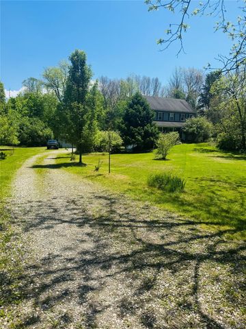 633 Winterton Road, Bloomingburg, NY 12721