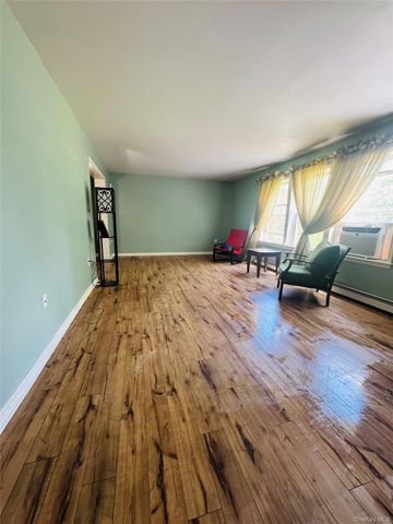 633 Winterton Road, Bloomingburg, NY 12721