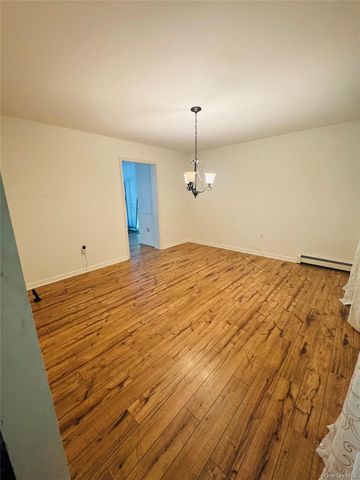 633 Winterton Road, Bloomingburg, NY 12721
