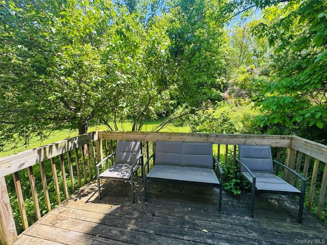 633 Winterton Road, Bloomingburg, NY 12721