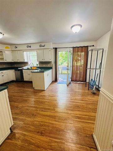 633 Winterton Road, Bloomingburg, NY 12721