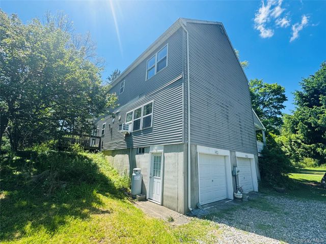 633 Winterton Road, Bloomingburg, NY 12721