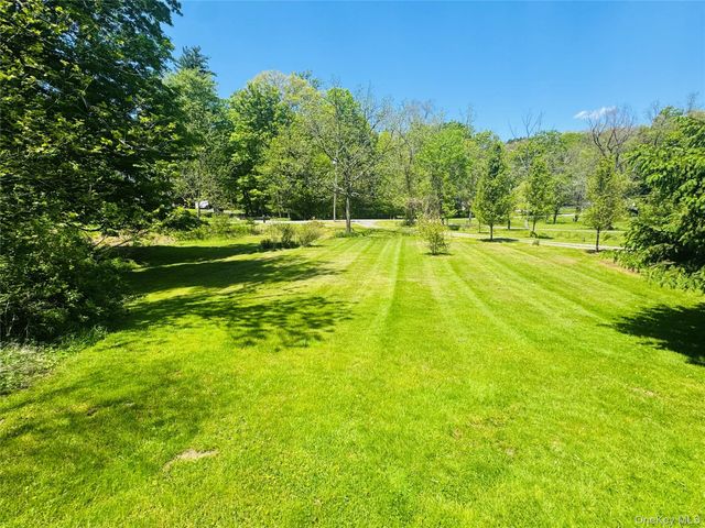 633 Winterton Road, Bloomingburg, NY 12721