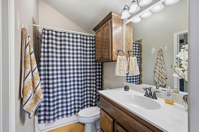 10716 SW 33rd Terrace, Yukon, OK 73099