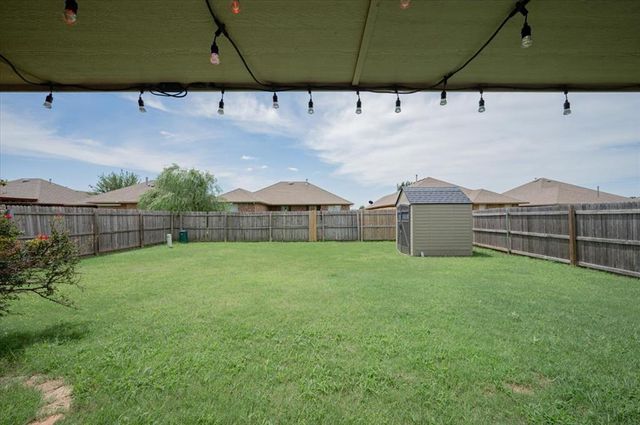 10716 SW 33rd Terrace, Yukon, OK 73099