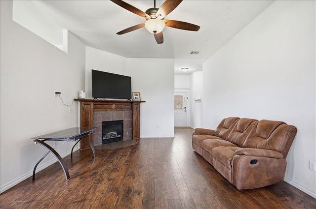 10716 SW 33rd Terrace, Yukon, OK 73099