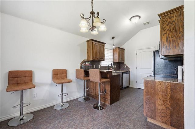 10716 SW 33rd Terrace, Yukon, OK 73099