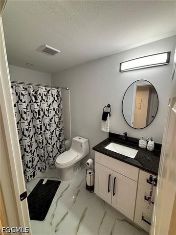 5713 Foxlake DR 4, North Fort Myers, FL 33917