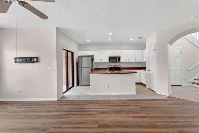 30132 MOSSBANK DRIVE, Wesley Chapel, FL 33543