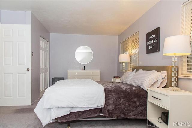 7639 Hazelcrest Drive 48, Hazelwood, MO 63042