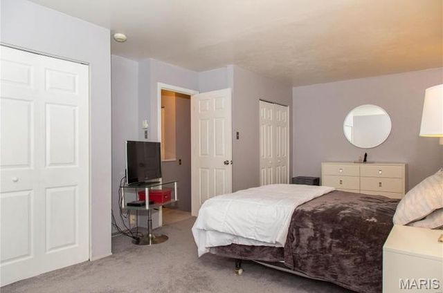 7639 Hazelcrest Drive 48, Hazelwood, MO 63042