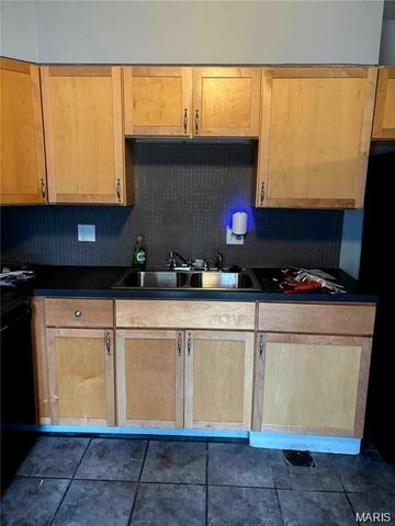 7639 Hazelcrest Drive 48, Hazelwood, MO 63042