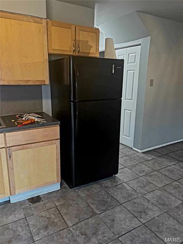 7639 Hazelcrest Drive 48, Hazelwood, MO 63042